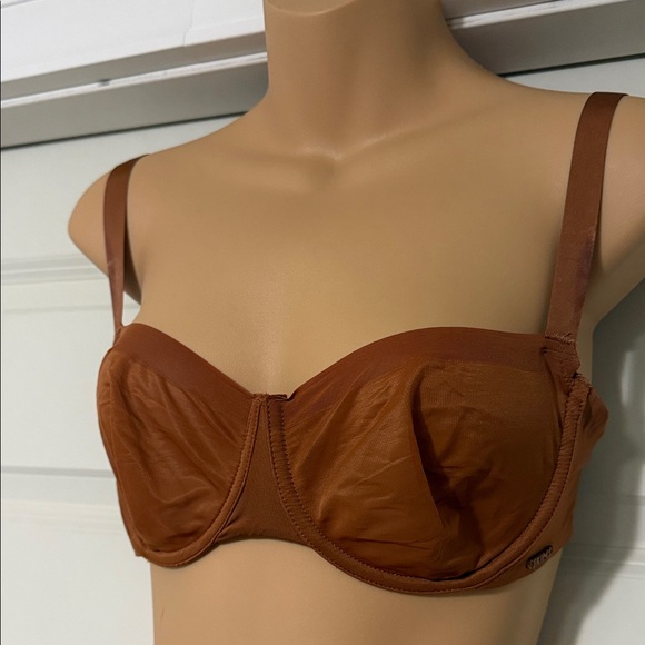 SKIMS Tan Underwire Bra - Picture 3 of 6